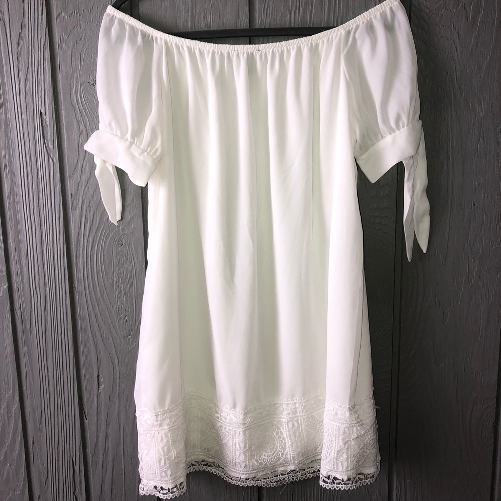 Off the shoulder dress - Picture 3 of 3